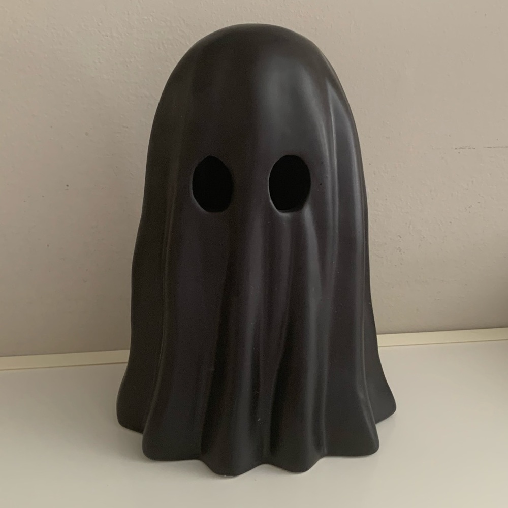 Black Ghost Light Up Ceramic Halloween Decor